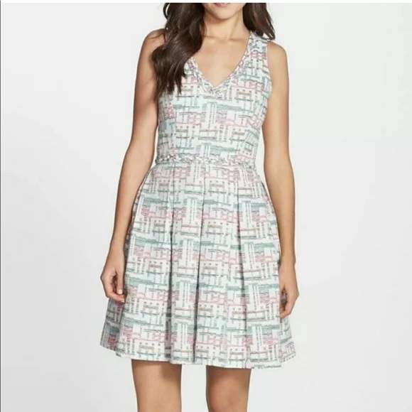 Trina Turk Dresses & Skirts - TRINA TURK Linda DRESS Size 0 White Basket Weave
